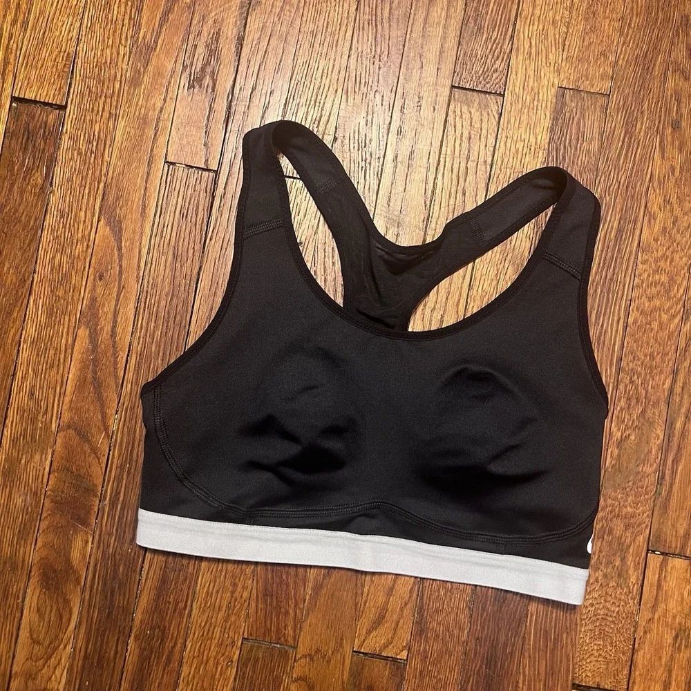 Nike Basketball Women's Sports Bra Size Medium NWOT Black Dri Fit 834539-010 $55